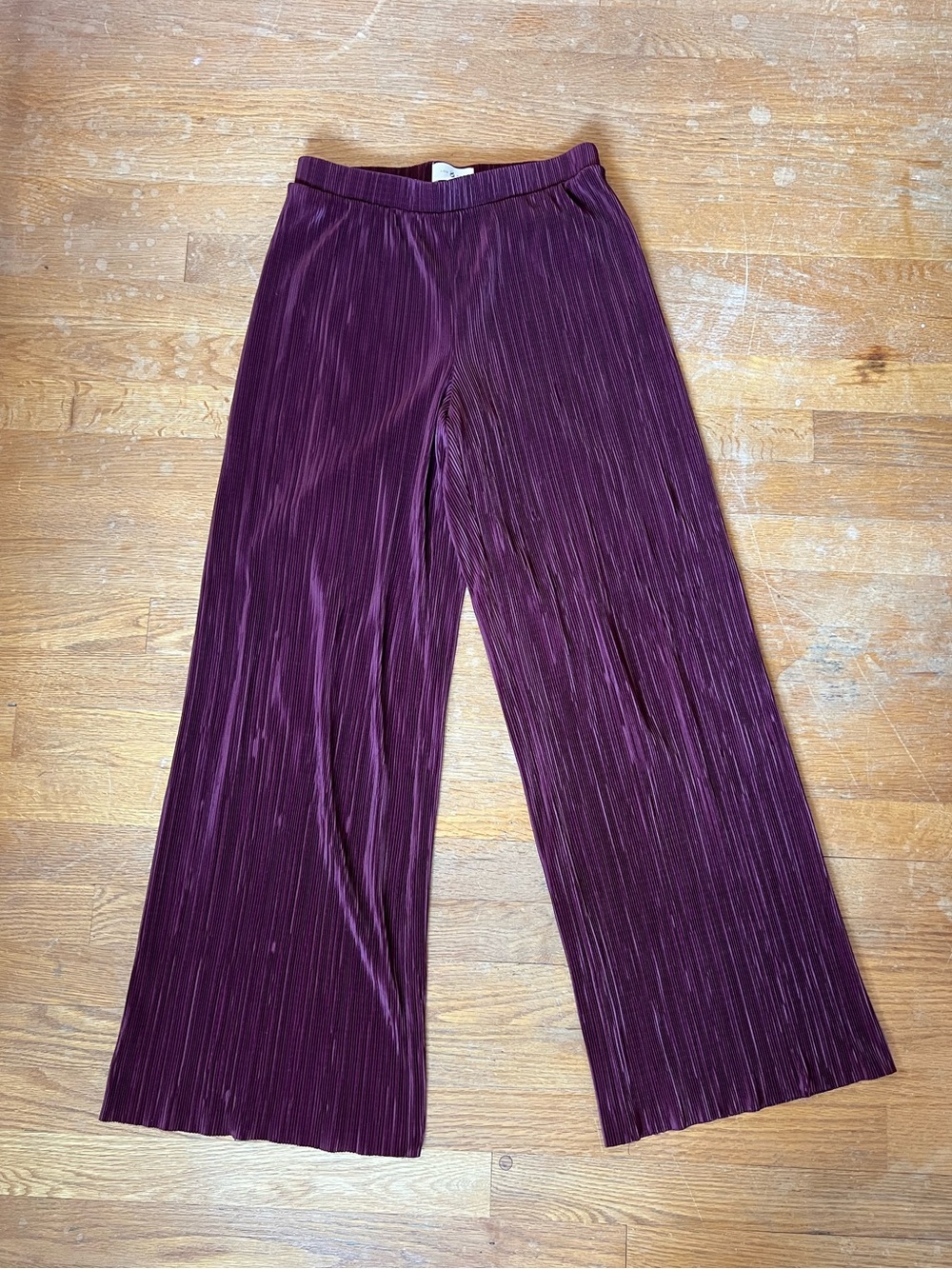 Lou & Grey Plissé Wide-Leg Pants in Plum